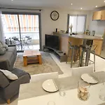 Apartment Forum - Spacieux - Confortable - Terrasse -clim-wifi