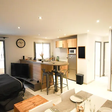 Forum - Spacieux - Confortable - Terrasse -clim-wifi דירה מנטון